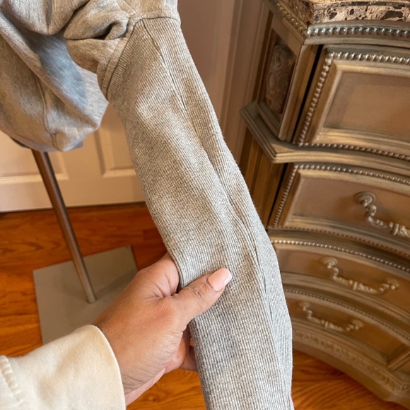 Women’s Gray Sweatshirt Open Oversized Shrug - Picture 4 of 6